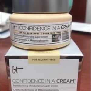 IT Cosmetics Confidence in a Cream